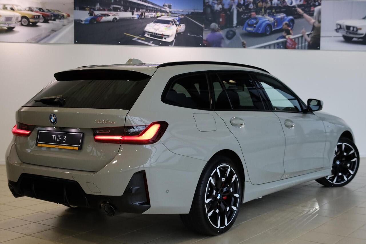 BMW 3-SERIE Touring 330e Individual Lak | M Sportpakket Pro | Innovation Pack | Comfort Pack | Panoramadak | Trekhaak