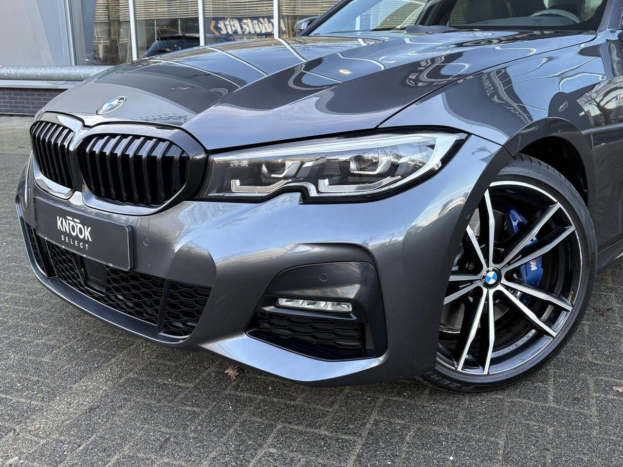 BMW 3-SERIE 320i High Executive M Sport Automaat / 19 Inch / Head-Up display / Active Cruise control / HiFi / Shadow Line