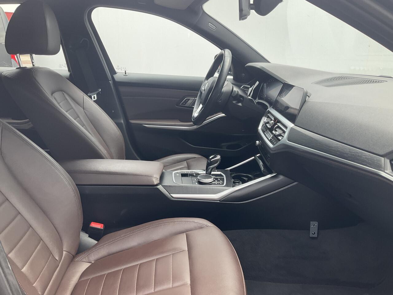 BMW 3-SERIE Touring 318 2.0D 150pk High Executive Harman/Kardon Leder Carplay Led Facelift NL-Auto!