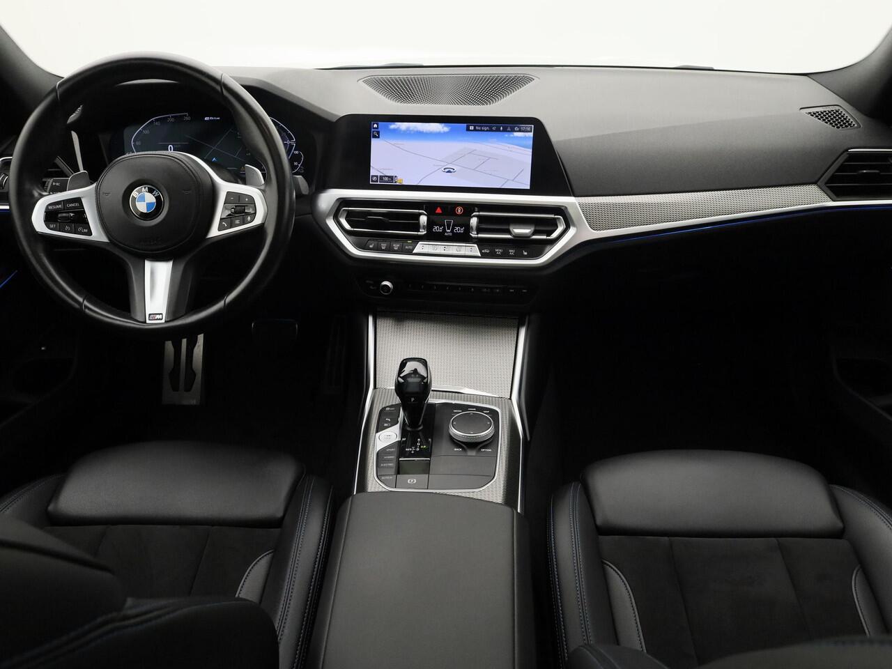 BMW 3-SERIE 320e M-Sport | PANO | CAMERA | MEMORY | STOELVERWARMING | TREKHAAK