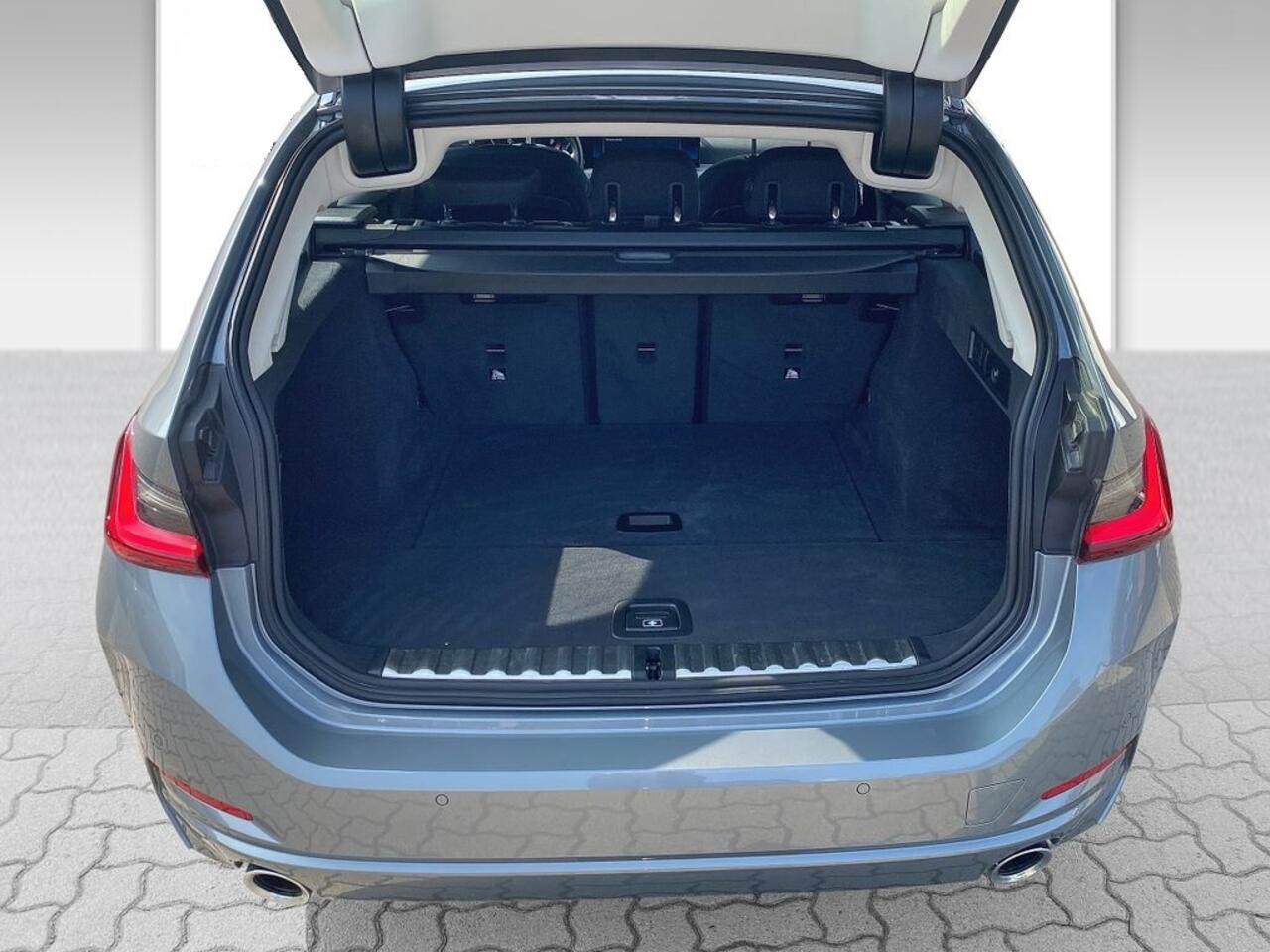 BMW 3-SERIE Touring 320d 190 PK Trekhaak Camera Keyless-Go LED EL. Stoelbediening