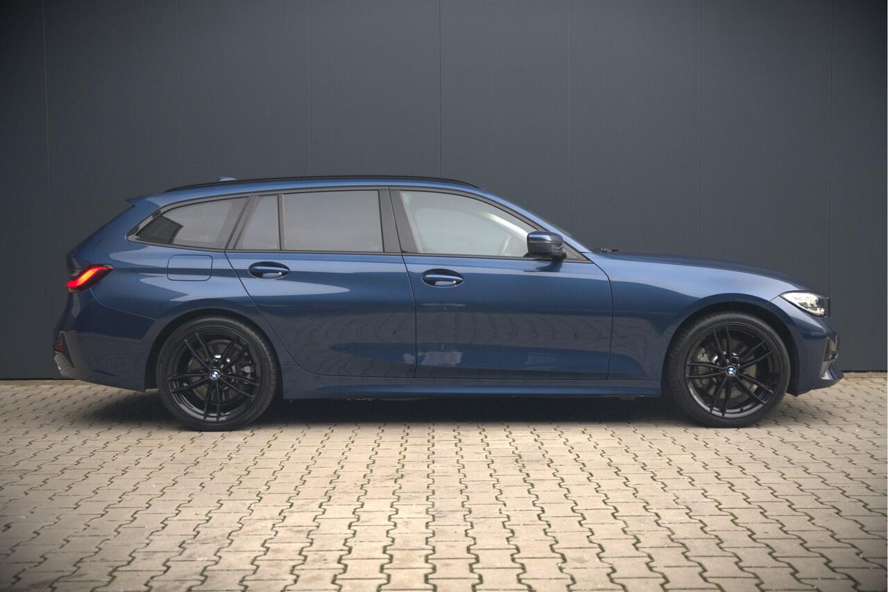 BMW 3-SERIE Touring 330e High Executive Sportline | Keyless | PDC | Leer | Hifi | Ambiance Verlichting | Stoelverwarming | Adaptive Cruise Control | BTW | LED | Shadow Line | Navigatie Prof. | DAB |