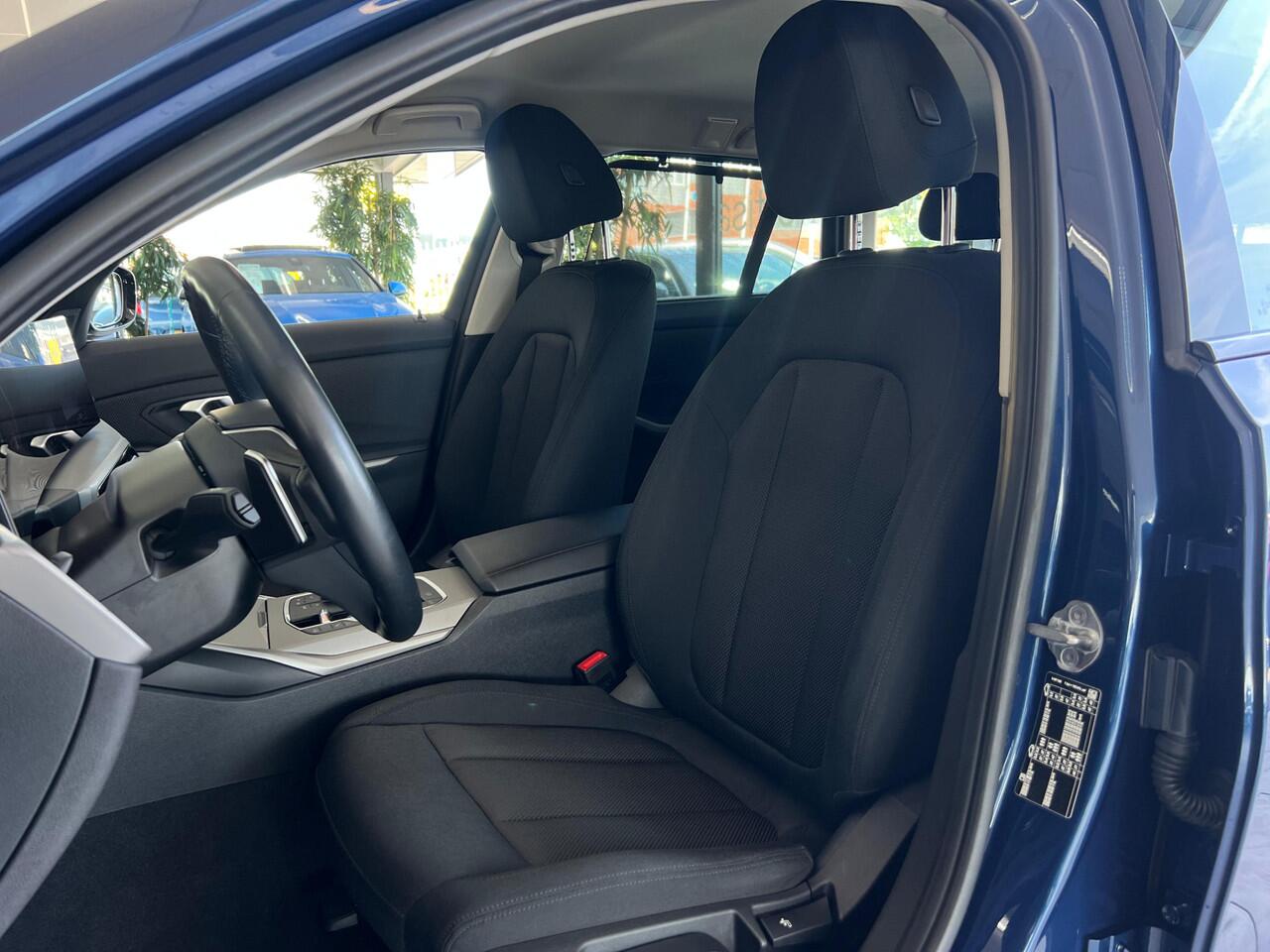 BMW 3-SERIE Touring 318i NL AUTO | CARPLAY | ELEKTRISCHE KLEP | CRUISE |