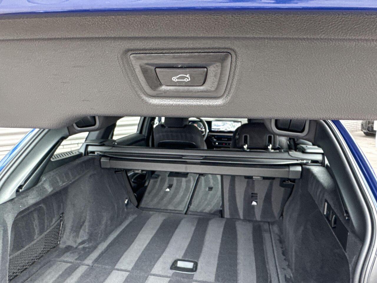 BMW 3-SERIE Touring 330i xDrive / Selections