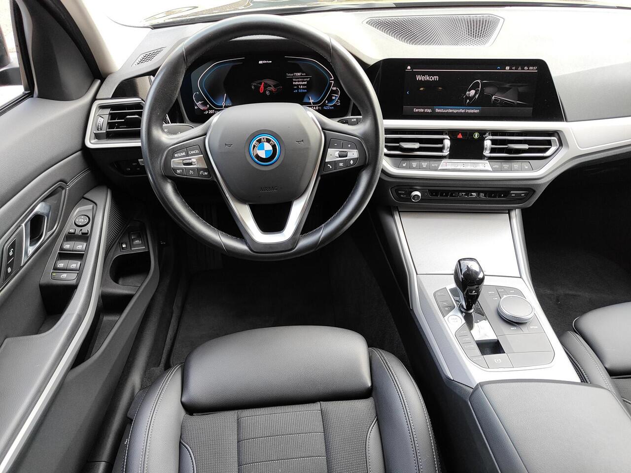 BMW 3-SERIE Touring 320e Business Edition Plus PHEV / Stoelverw. / Electrische achterklep