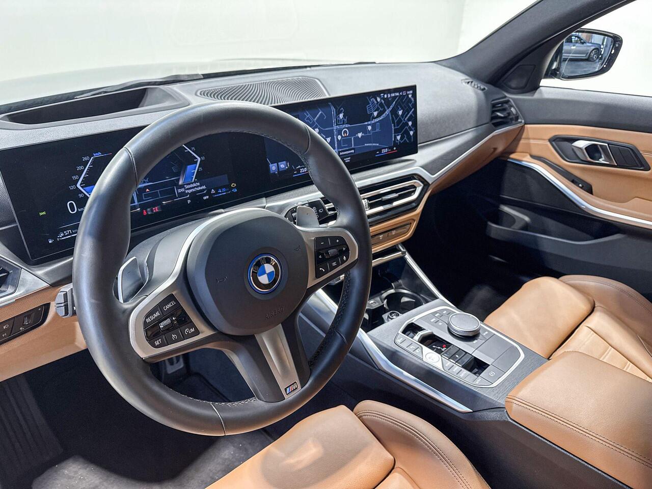 BMW 3-SERIE Touring 330e Innovation Pack M Sport | Individual | panoramadak | M Performance wielen