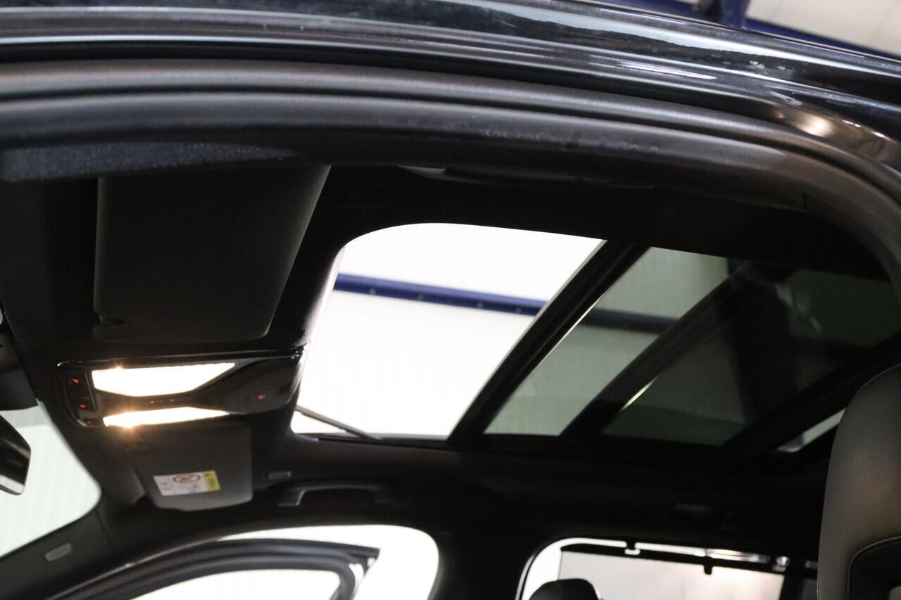 BMW 3-SERIE Touring 330e xDrive 293 PK High Executive M-Sport PHEV, Kuipstoelen, Panoramadak, Memory, Head-up