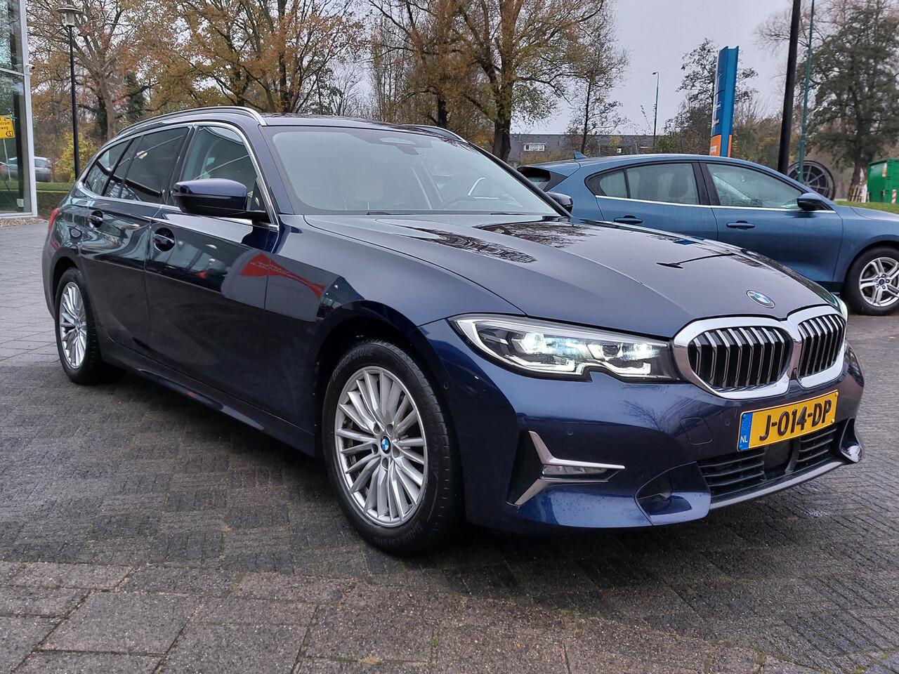 BMW 3-SERIE Touring 320i 184pk Automaat High Executive Individual | Origineel NL | Navi | Apple Carplay | Adap.Cruise | Leder+Verwarmd | Dodehoek+Rijstrooksensor | Pdc V+A+Assist+360 Camera | Privacy Glass