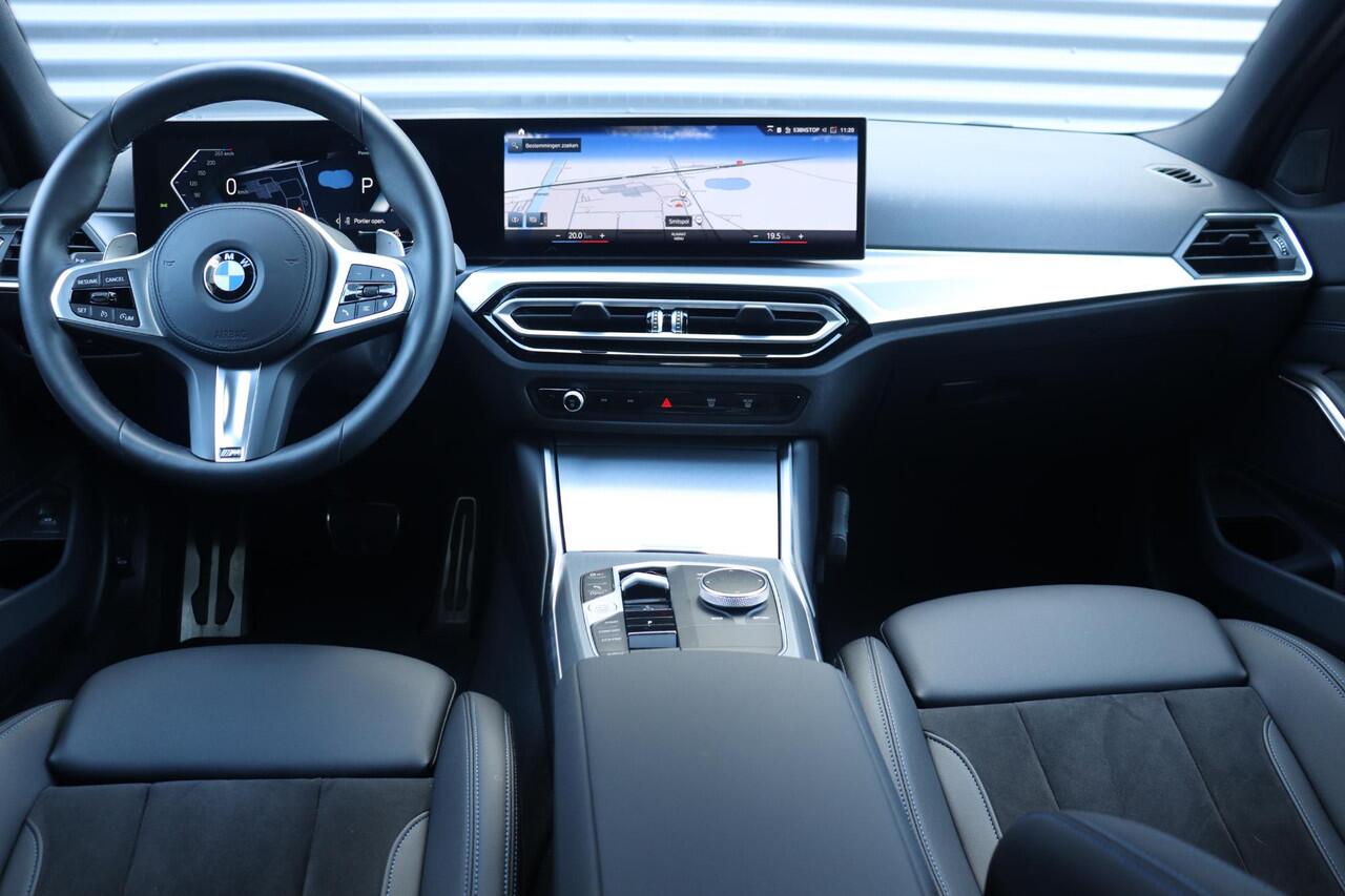 BMW 3-SERIE Sedan 320i | M Sportpakket Pro | Panodak | Harman Kardon | Driving Assistant | Comfort Acces | 19'' LMV | Ekris Selection