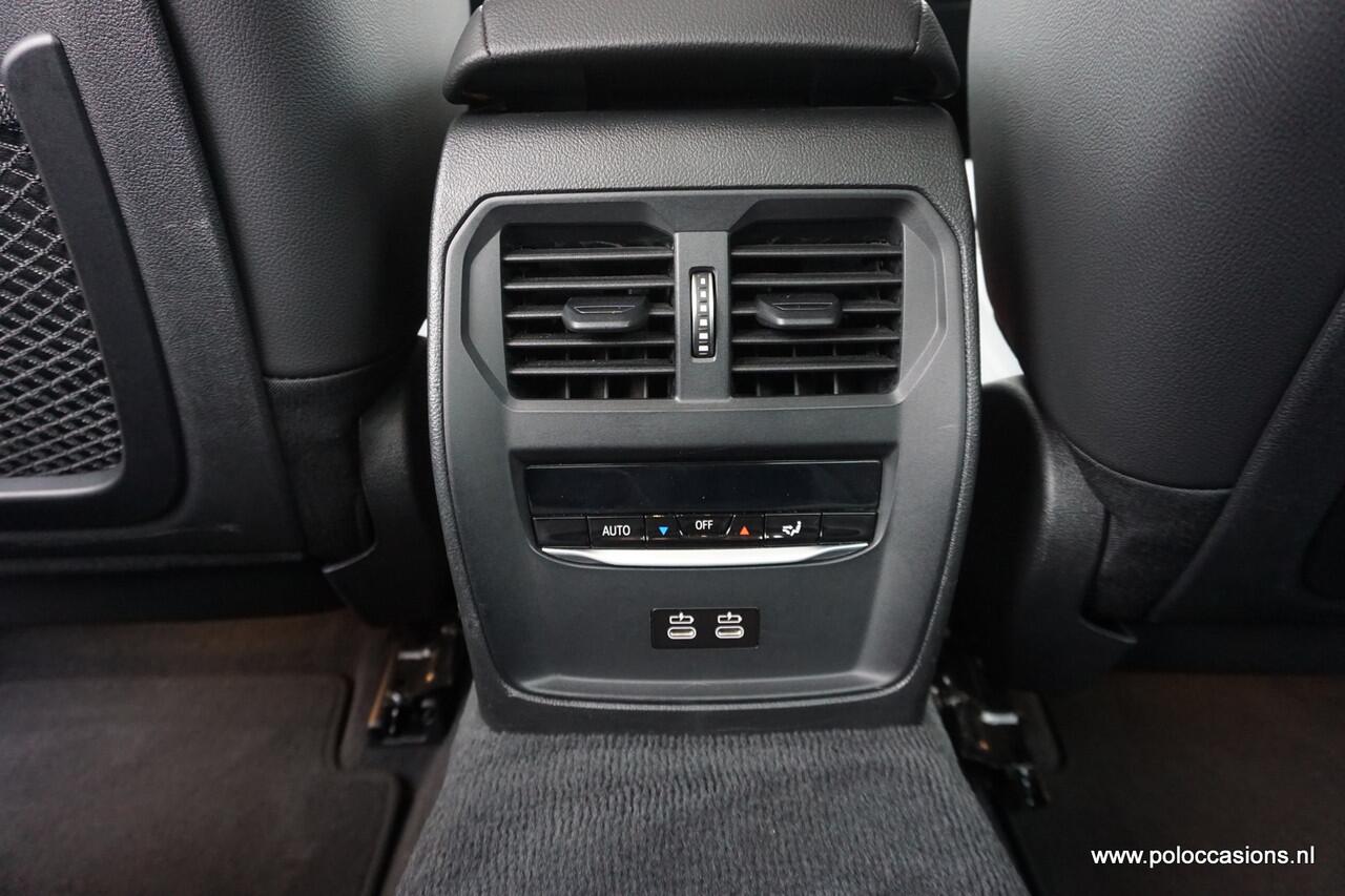 BMW 3-SERIE 318i Automaat | Carplay | LED | DAB+ | Sportstoel | Half leer