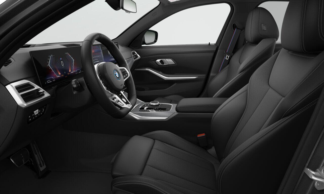 BMW 3-SERIE 330e | 19 Inch | M-Sportpakket Pro | Innovation Pack | Comfort Pack | Panoramadak