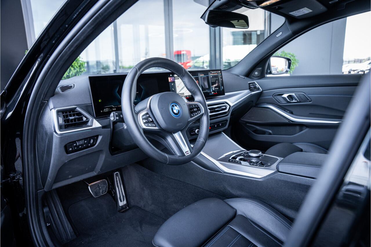 BMW 3-SERIE Touring 330e xDrive - M Sport | Panorama | H&K | Memory | 360 Camera | HUD