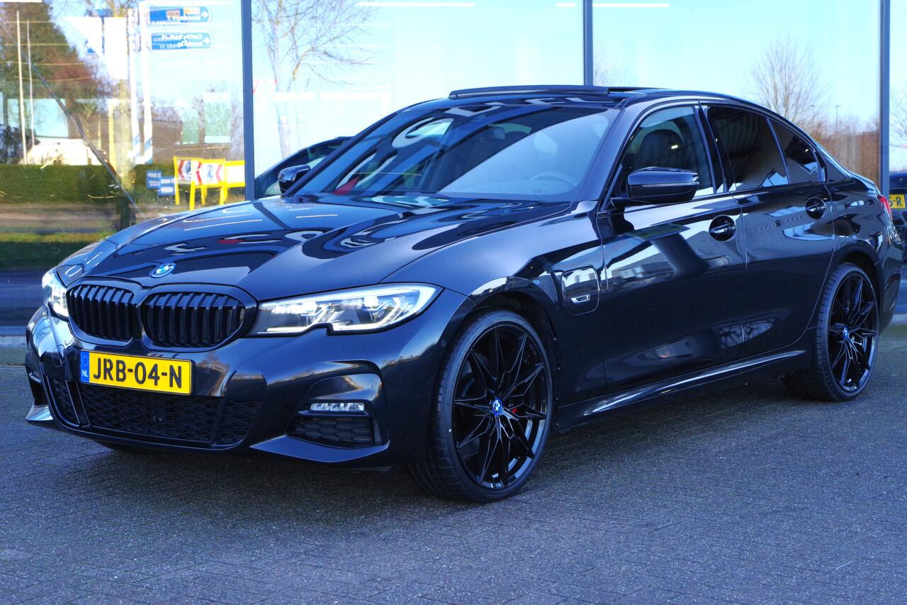 BMW 3-SERIE 330e 293 PK xDrive High Executive M-Sport, Schuif-Kanteldak, M-Technic Stoelen, Carplay, Camera