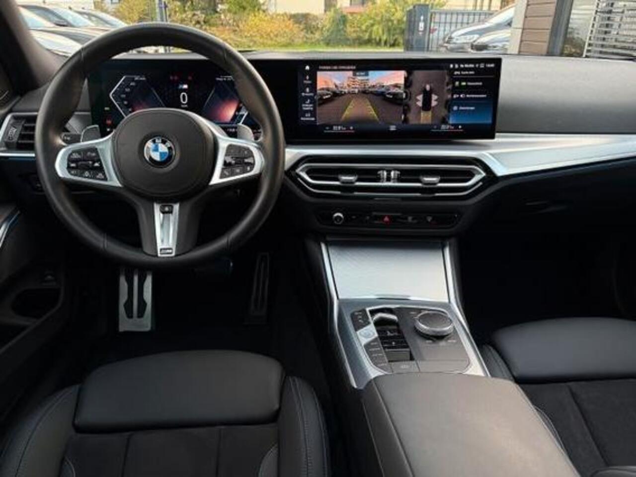 BMW 3-SERIE Touring 320d xDrive M-SPORT ** LED, NAVI+, HALF-LEDER, PANO, H&K, HuD, TREKH, 19-inch LMV ** 1e EIG - UNFALLFREI ** ** INFORMEER OOK NAAR ONZE AANTREKKELIJKE FINANCIAL-LEASE TARIEVEN **