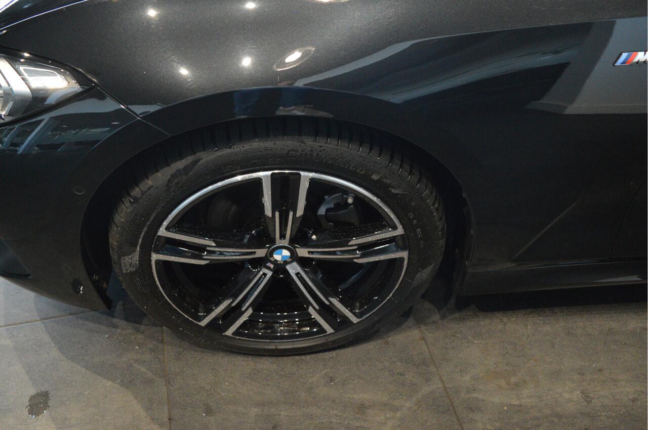 BMW 3-SERIE Touring 320d M-Sportpakket pano camera led 18 inch 190 pk !!