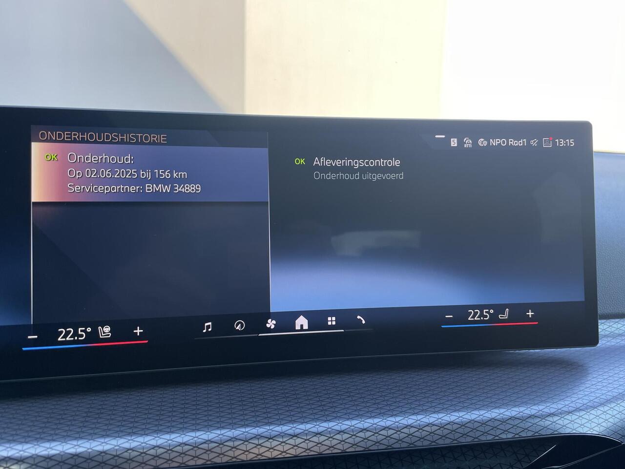 BMW 3-SERIE 330e M Sport Edition / Fabrieksgarantie t/m 6-2028 / Elektrische Trekhaak (1500 KG) / Adaptieve Cruise Control / Stoel-/Stuurverwarming / Brooklyn Grau / Sportstoelen / Apple Carplay/Android auto / Schuif-/kanteldak /