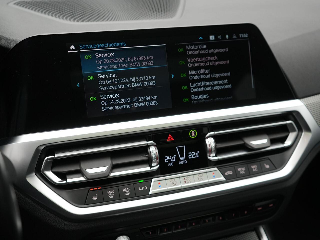 BMW 3-SERIE Touring 330e M Sport Plug in Hybrid 293pk Dealer O.H PHEV | Panodak | Adaptive Onderstel | Laser LED | Alcantara Sportstoelen Memory | Head Up | Camera | 19"L.M | Keyless | Apple Carplay | Navigatie | Virtual | DAB |