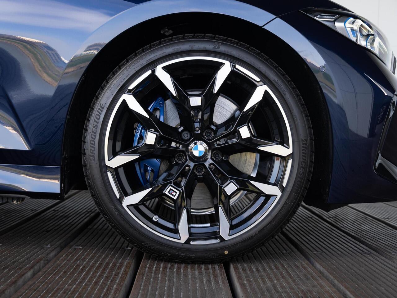 BMW 3-SERIE Sedan 330i M Sportpakket | Comfort Pack