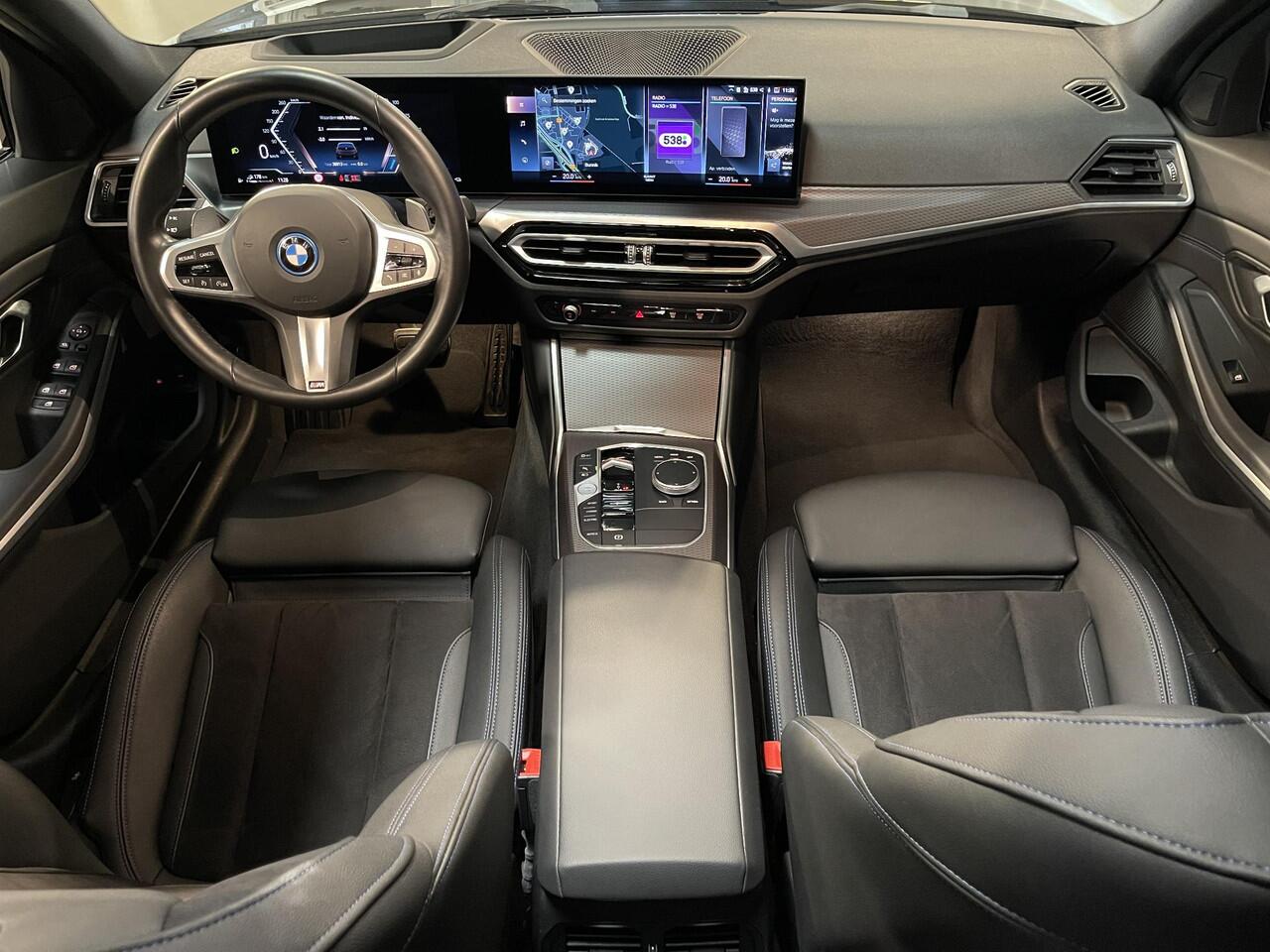 BMW 3-SERIE Touring 330e xDrive M Sport 18"/Panoramadak/Trekhaak/Dodehoek/Keyless/Head-up/Laser LED/Camera/HiFi/Stoelverwarming