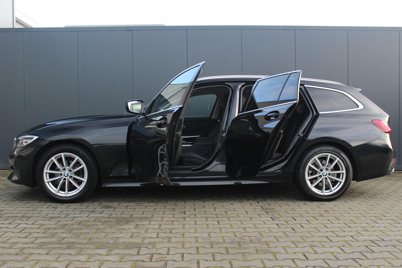 BMW 3-SERIE Touring 318i High Executive | Incl. 12 maanden garantie | Trekhaak elektrisch uitklapbaar | Harman/Kardon audio | Apple Carplay/Android Auto | Sport stoelen | DAB | Voorstoelen verwarmd | Elektrische achterklep | Cruise control adaptief |