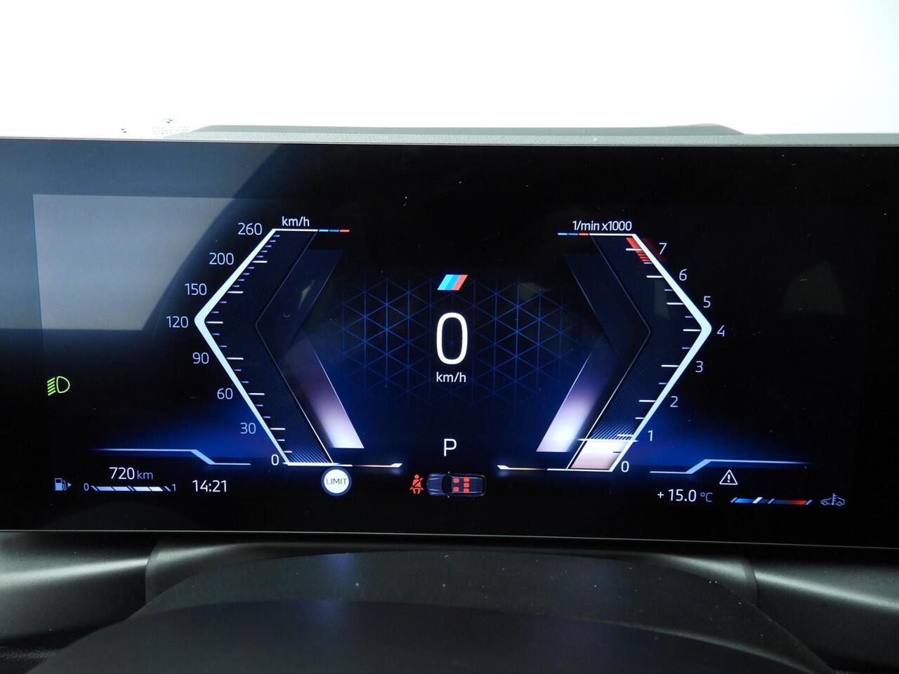 BMW 3-SERIE Touring 320i | M-Sportpakket | LED | Leder | HUD | Schuifdak | Sportstoelen | DAB | Harman-kardon sound | Alu 18 inch