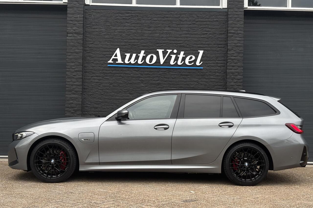 BMW 3-SERIE Touring 330e M-Sport Pro | Widescreen | Memory | Camera | Laserlight | Adaptive Cruise