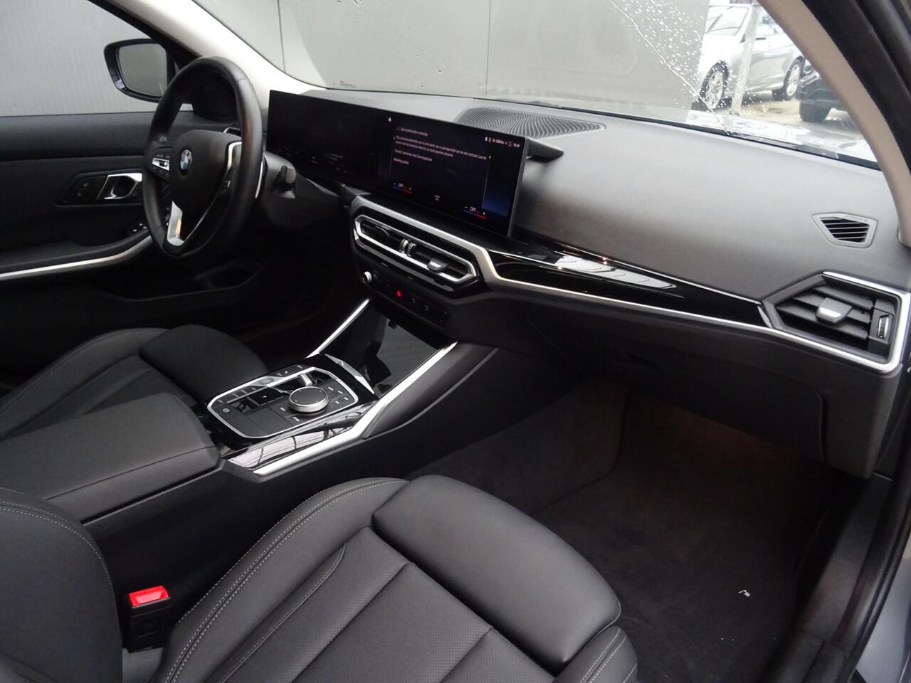 BMW 3-SERIE Touring * PANORAMADAK * LEER * CARPLAY !!