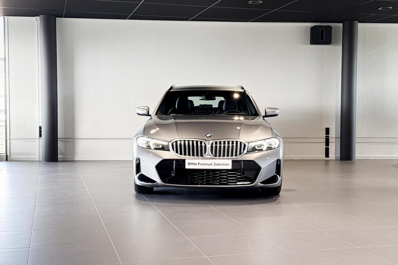 BMW 3-SERIE Touring 318i | M Sport | Stoelverwarming | Achteruitrijcamera | Trekhaak |