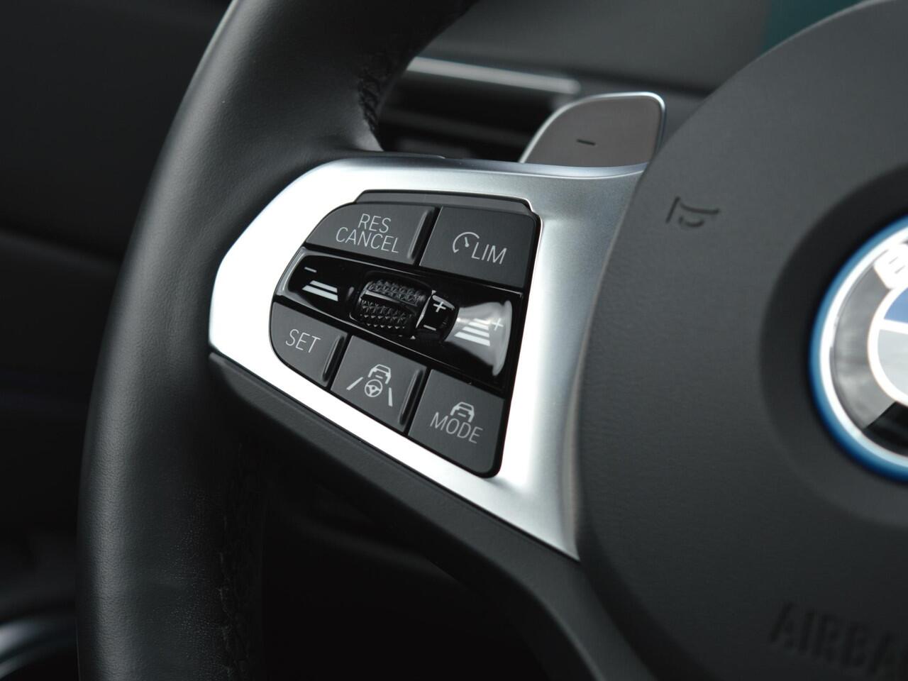 BMW 3-SERIE Touring 330e Touring M Sport Pro Innovation