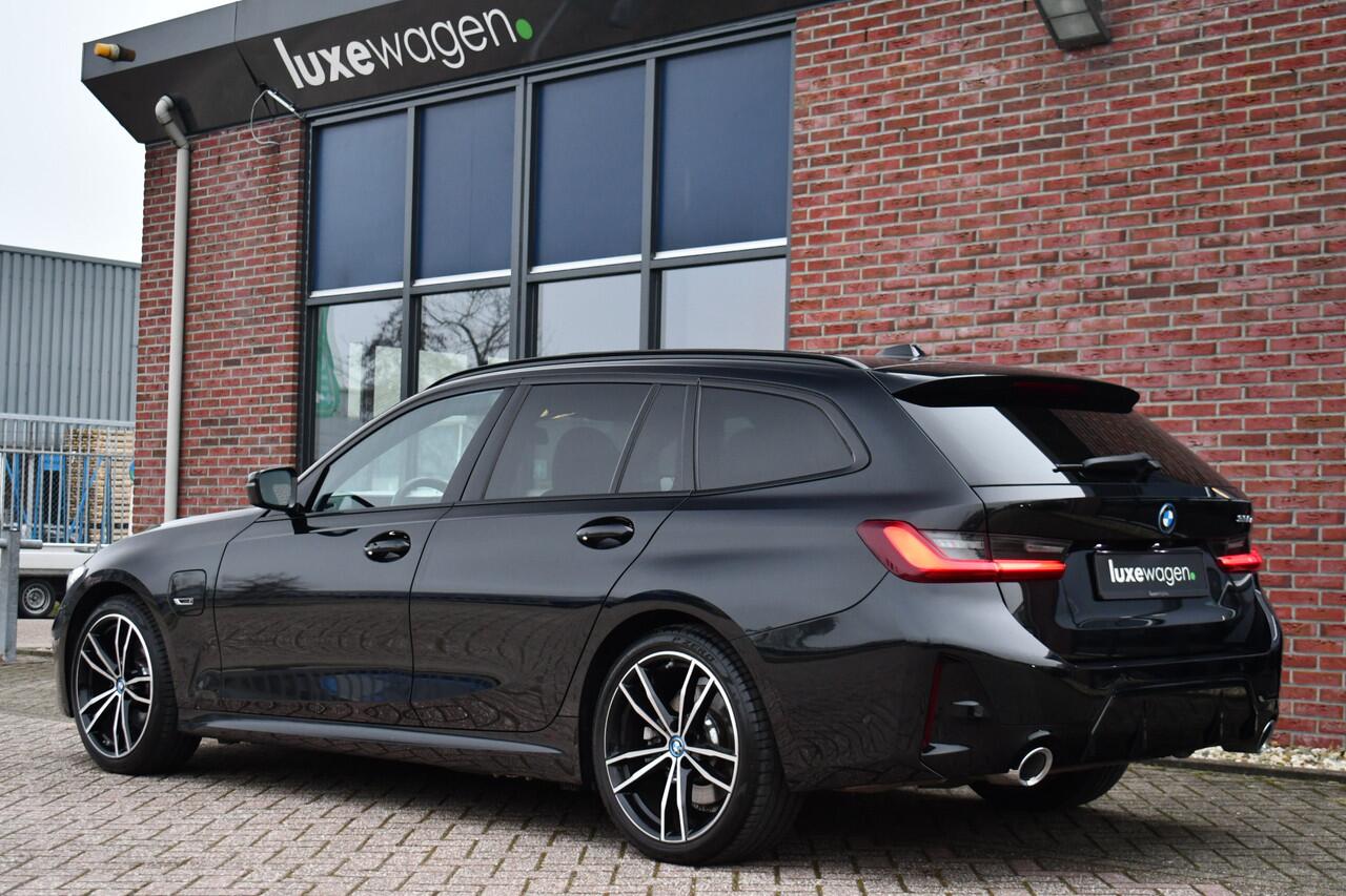 BMW 3-SERIE Touring 330e M-Sport Pano ACC Trekh H/K HUD 19inch Stuurverw
