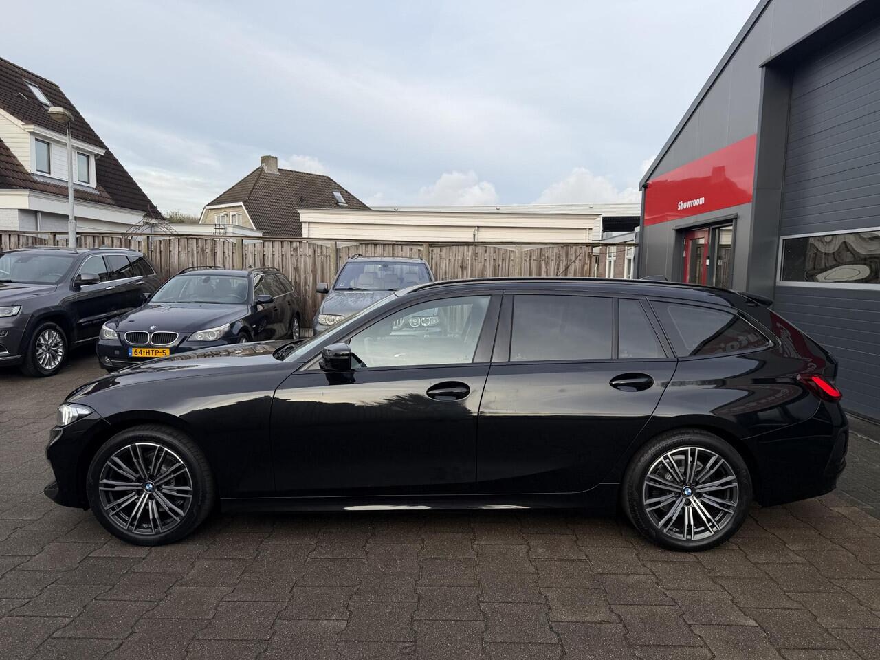 BMW 3-SERIE Touring 2.0 318i Org NL Widescreen-Leder-NW MODEL