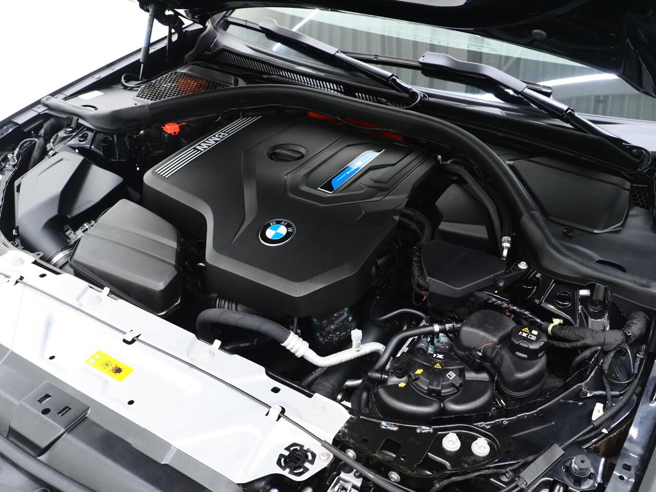 BMW 3-SERIE Touring 320e LCI Shadow Line | Nieuw Model | Widescreen | Carplay | Cruise | DAB | PDC | LED