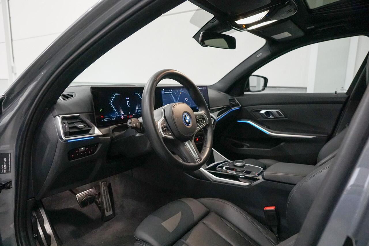 BMW 3-SERIE 330e xDrive M-Sport | Schuifdak | Head Up | Comfort Access