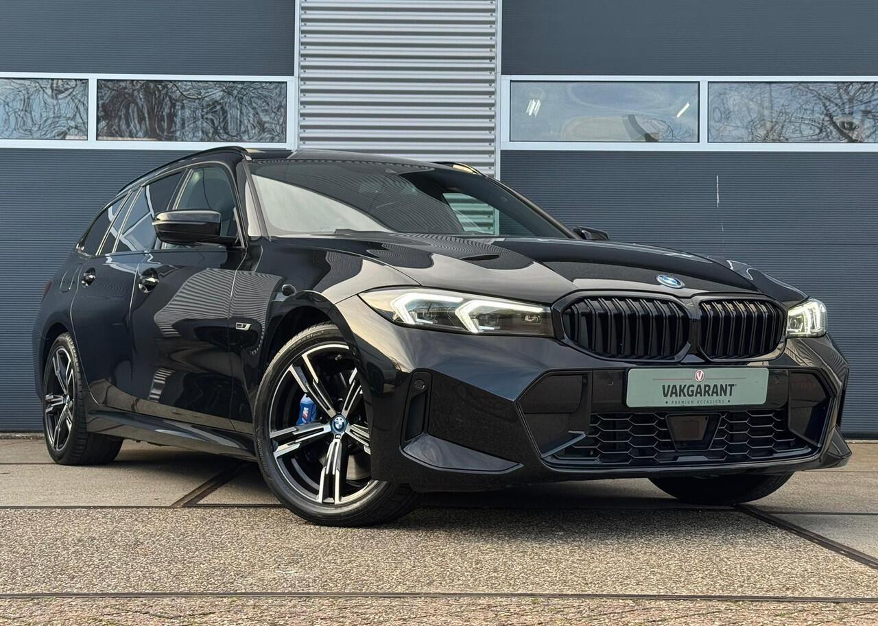 BMW 3-SERIE Touring 330e High Executive