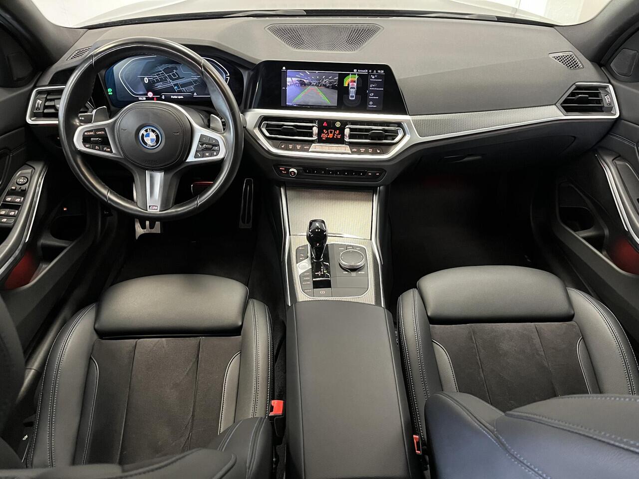 BMW 3-SERIE 320e M-sport | soH 95,6 % | LASER LIGHT | CARPLAY | CAMERA | LEER/ALCANTARA |