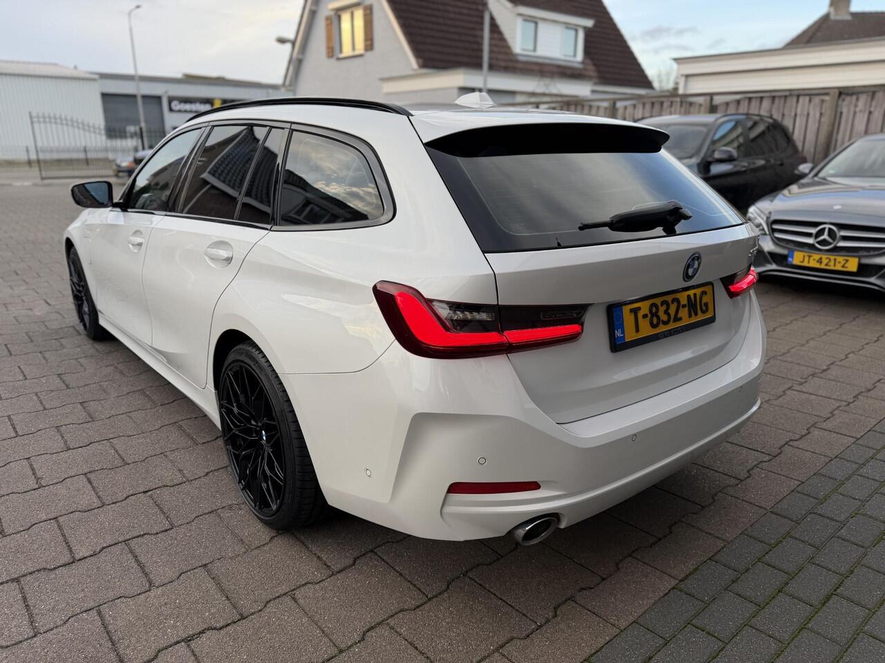 BMW 3-SERIE Touring 320e LCI Org NL 1ste eigenaar Widescreen
