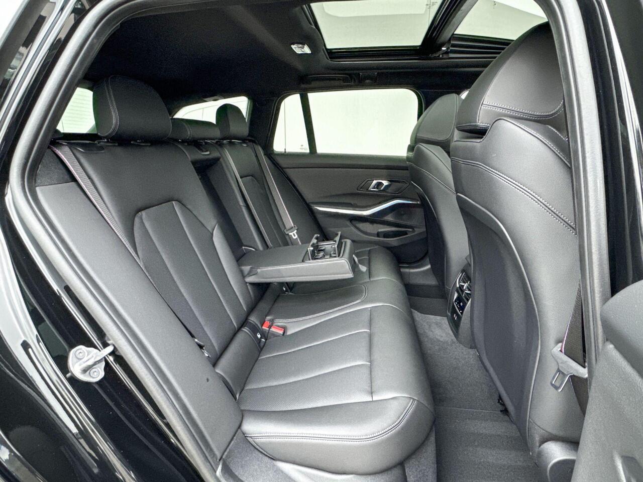 BMW 3-SERIE Touring 318i | M-Sportpakket | Panoramadak