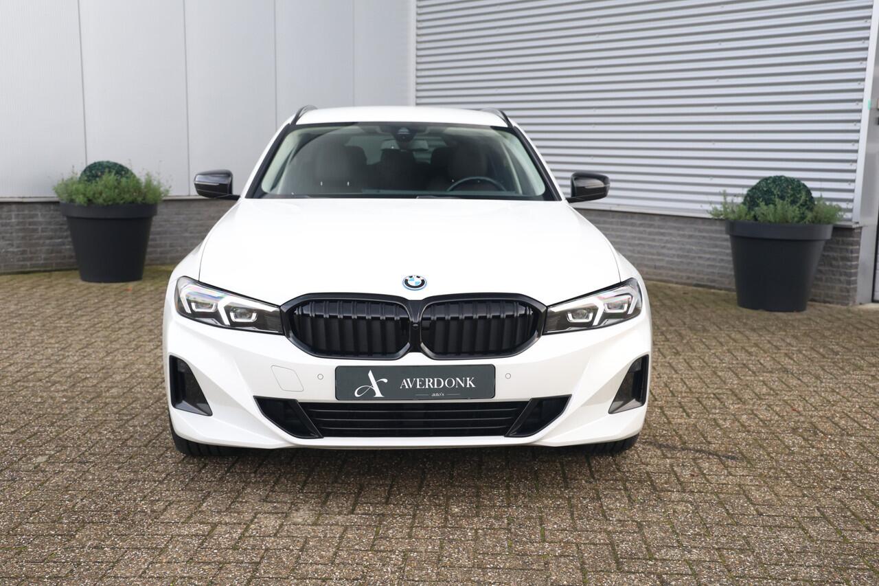 BMW 3-SERIE Touring 320e Executive Sport NAP|Sportst|Leder|Carplay|Curved|LCI