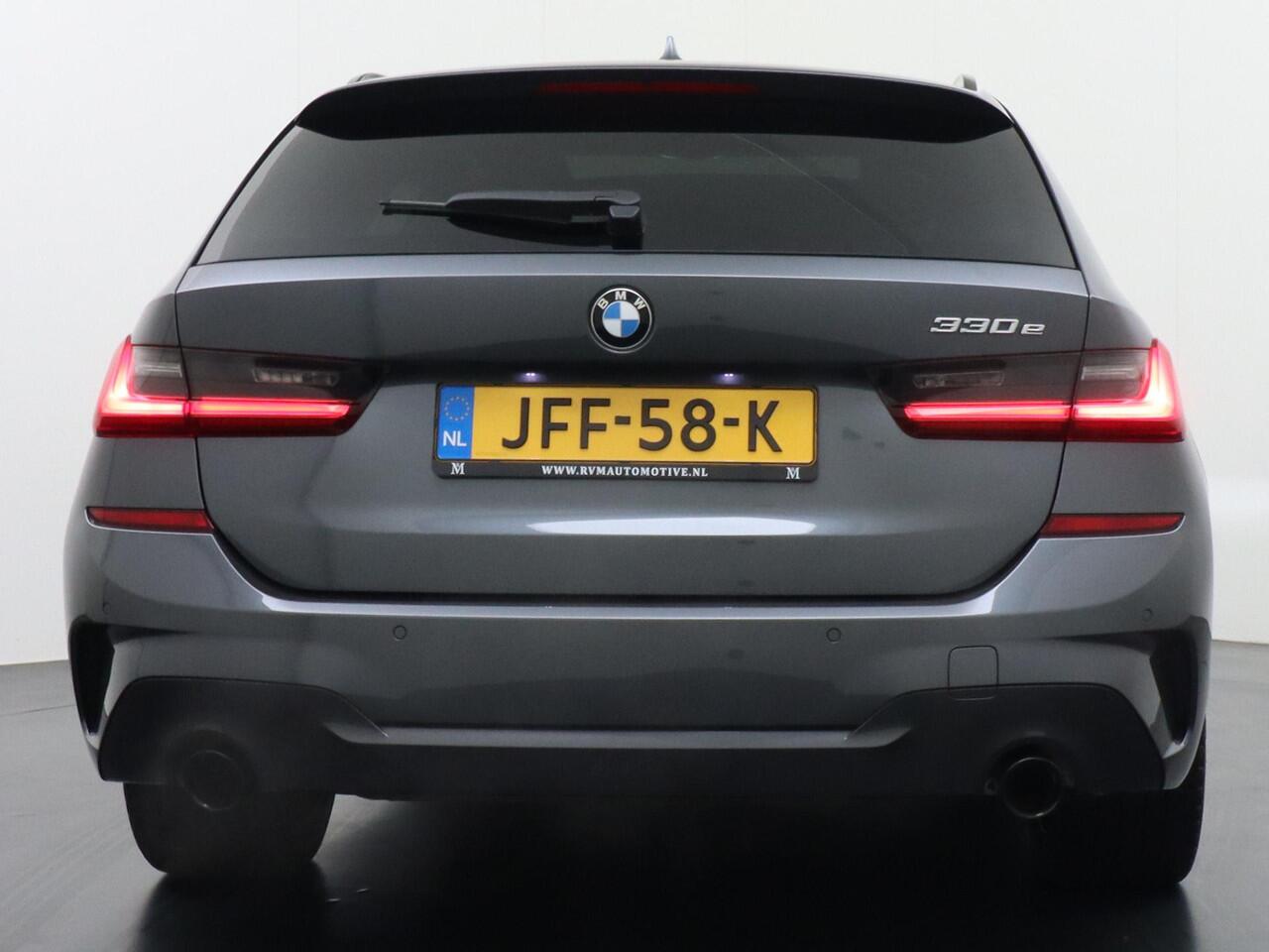 BMW 3-SERIE Touring 330e High Executive M SPORT DEALER ONDERHOUDEN | LASER LED | HRAMAN KARDON | PANORAMADAK