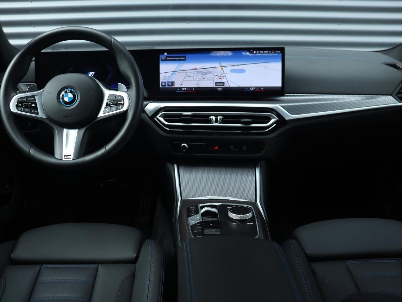 BMW 3-SERIE Touring 330e xDrive | High Executive | M Sportpakket | Panodak | Harman Kardon | Elektr. Voorstoelen | Head-Up | Driving Assistant | Adaptive Cruise Control | Parking Assistant Plus | Comfort Access | 19'' LMV