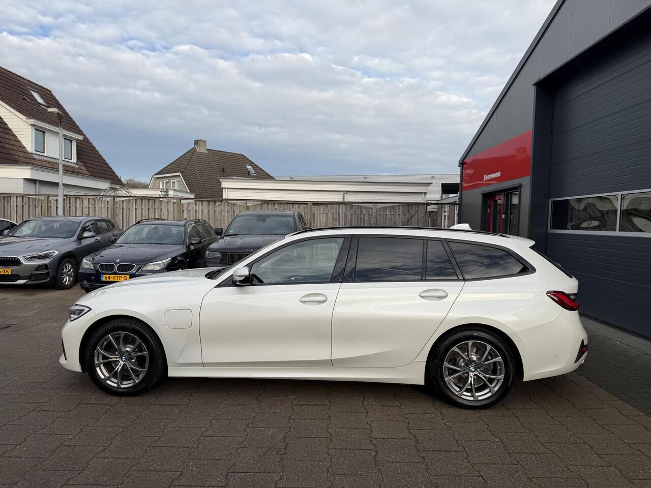 BMW 3-SERIE Touring 320e Sportline Laser|ShadowLine|Sport-leder