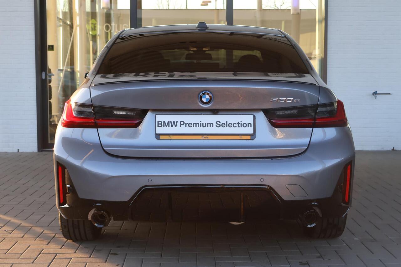 BMW 3-SERIE 330e Sedan | M Sportpakket Pro | Comfort Pack