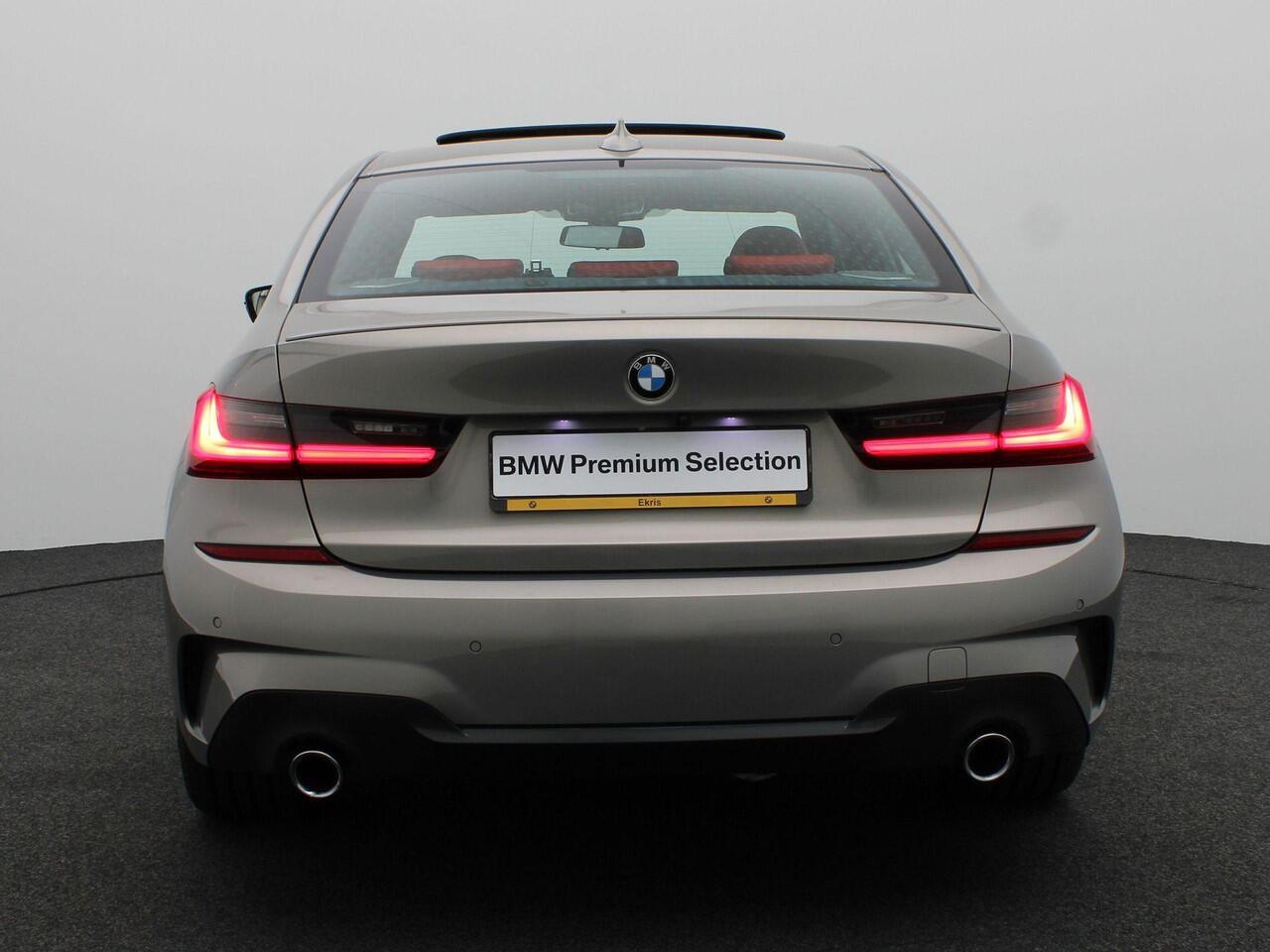 BMW 3-SERIE Sedan 330i High Executive | M Sportpakket | Audio Media Pack | Parking Pack | Safety Pack | BMW Personal CoPilot Pack | Trekhaak | Schuifdak | Elektrisch Verstelbare Voorstoelen | Driving Assistant Professional | Harman Kardon | 19''