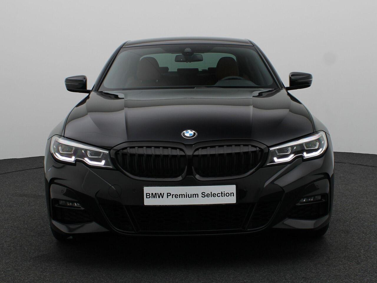 BMW 3-SERIE Sedan 330e High Executive | M Sportpakket | Audio Media Pack | Parking Pack | DAB | HiFi | 18''