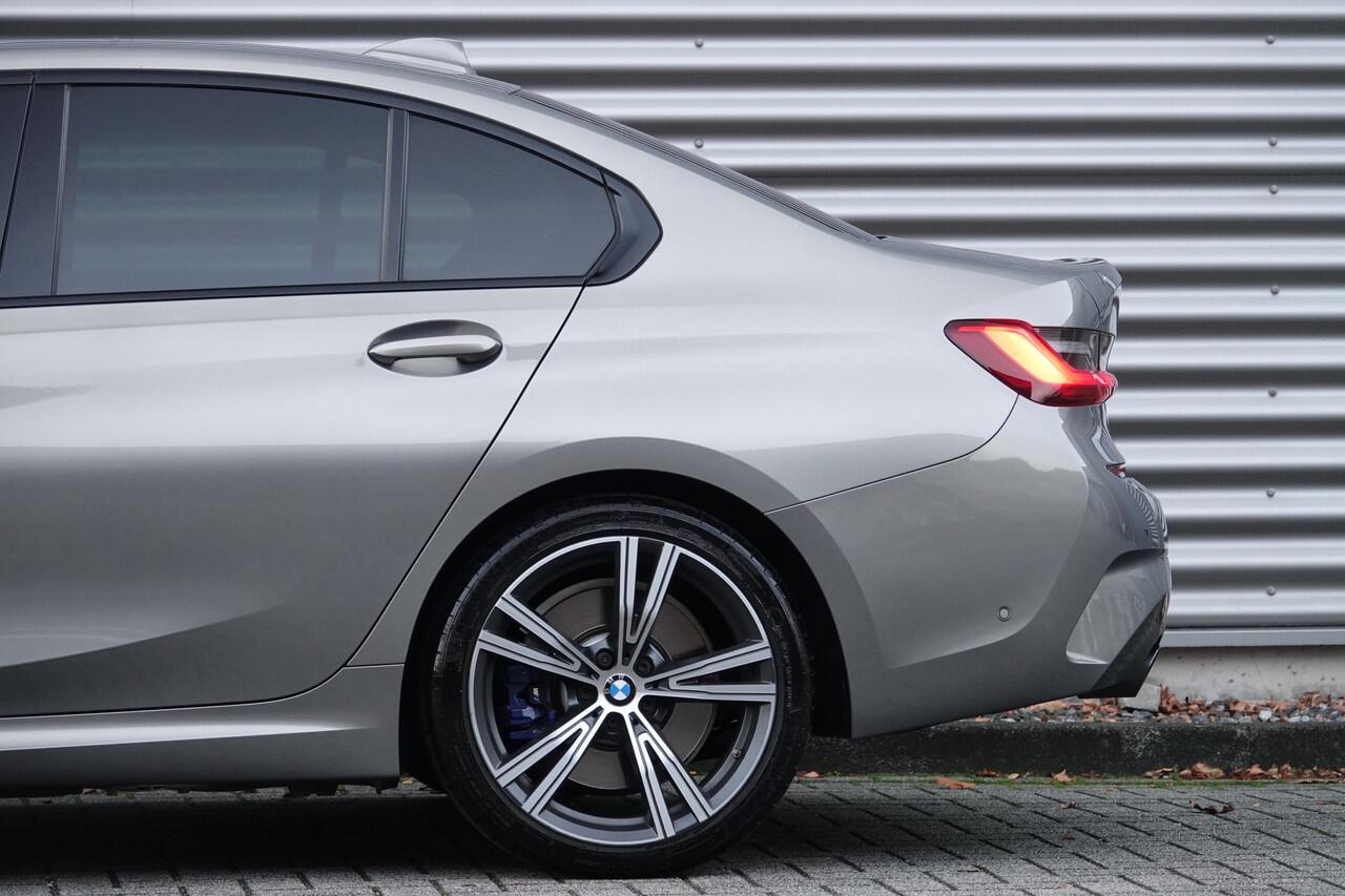 BMW 3-SERIE 330e eDrive Edition | M-Sport | Memory | Adaptive cruise | HUD | 360 | Adaptive M-Onderstel |