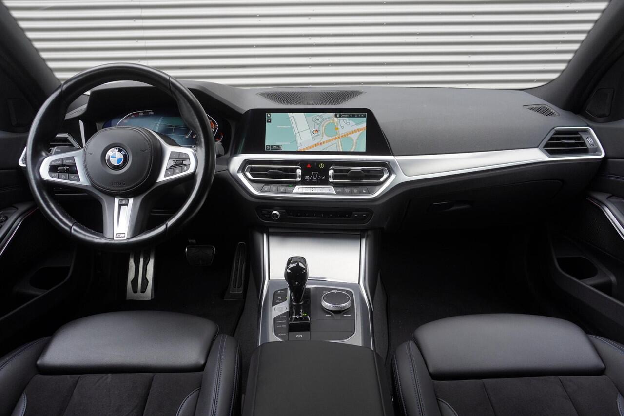BMW 3-SERIE 318i Model M Sport | Comfort Access | Driving Assistant | HiFi System | Trekhaak met elektrisch wegklapbare kogel | Achteruitrijcamera | Extra getint glas achter