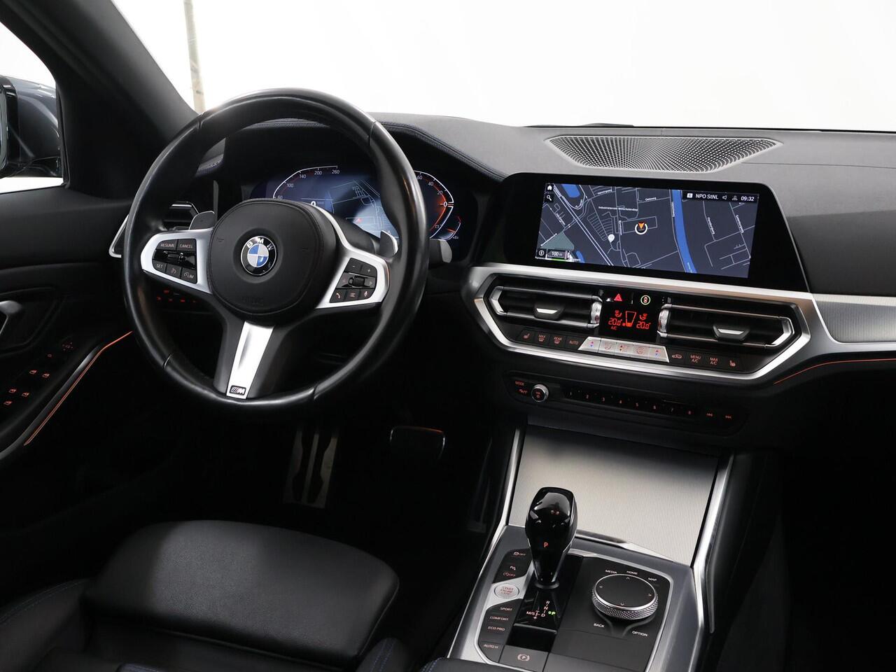 BMW 3-SERIE 320i Business Edition M-Sport Plus | Trekhaak | Leder | Parkeercamera | Head-Up | Stoelverwarming | Keyless Go |