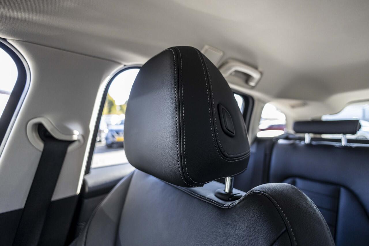 BMW 3-SERIE Touring 320e Business Edition Plus | Leder | Camera