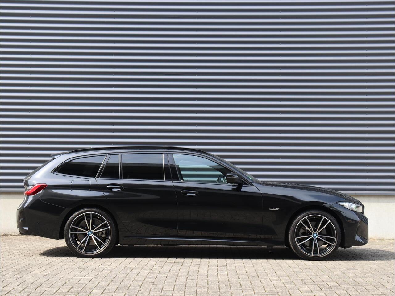 BMW 3-SERIE Touring 320e | High Executive | M Sportpakket | Panodak | Hi-Fi | Getint Glas | 19'' LMV
