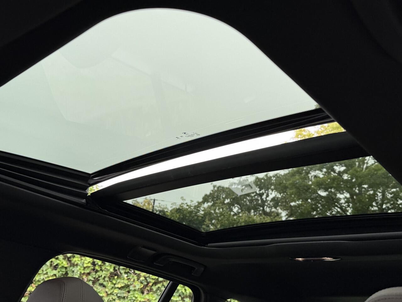 BMW 3-SERIE Touring 318i | NW Model | M-Sport | 19'' | Panorama | Camera | Elek. Trekhaak